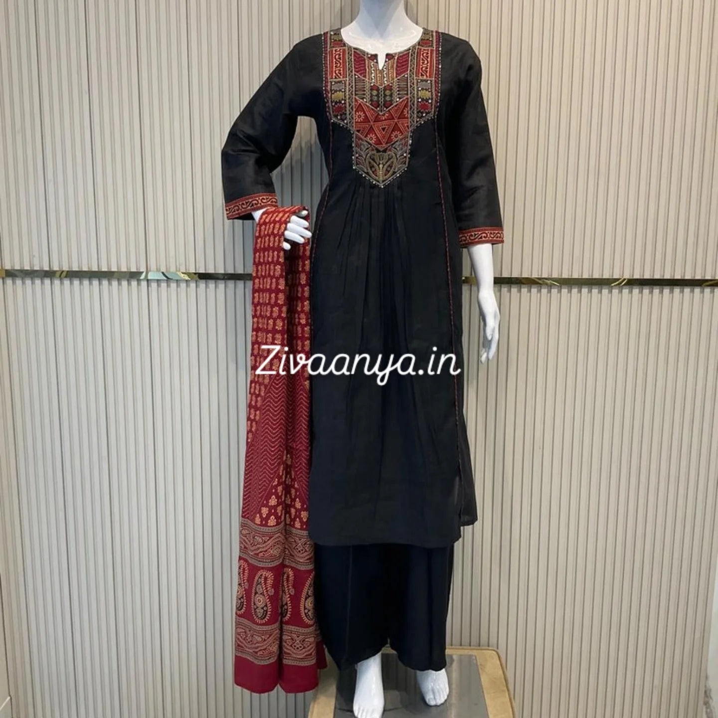 Mull Chanderi 3 Piece Suit
