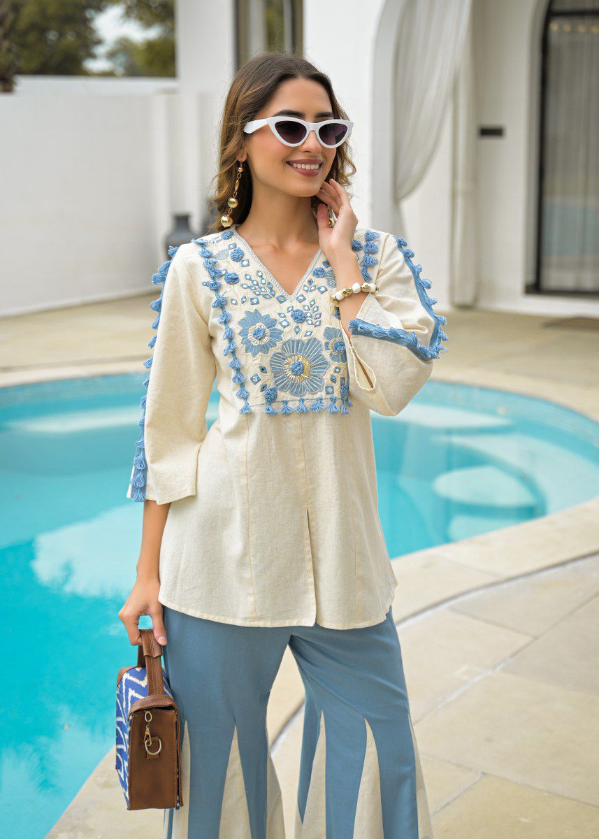 Top with Kali pant in premium Cotton with Thread embroidery work Co-ord set